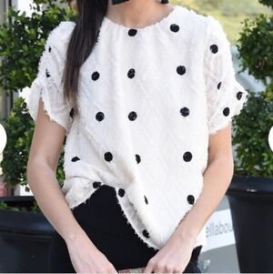 TMHL “The Ritz” Polka Dot Textured Top/Blouse/Tunic Women’s Sz M Ivory/Black